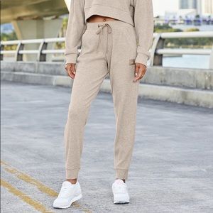 Alo Muse Sweatpants Gravel NWT